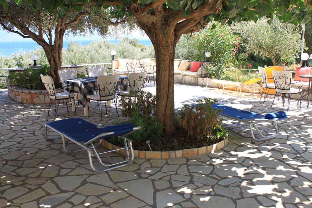 Ballas Apartments Agia Efimia Exterior photo