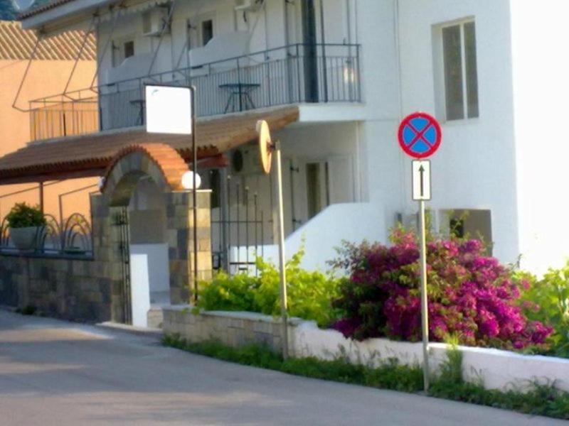 Ballas Apartments Agia Efimia Exterior photo