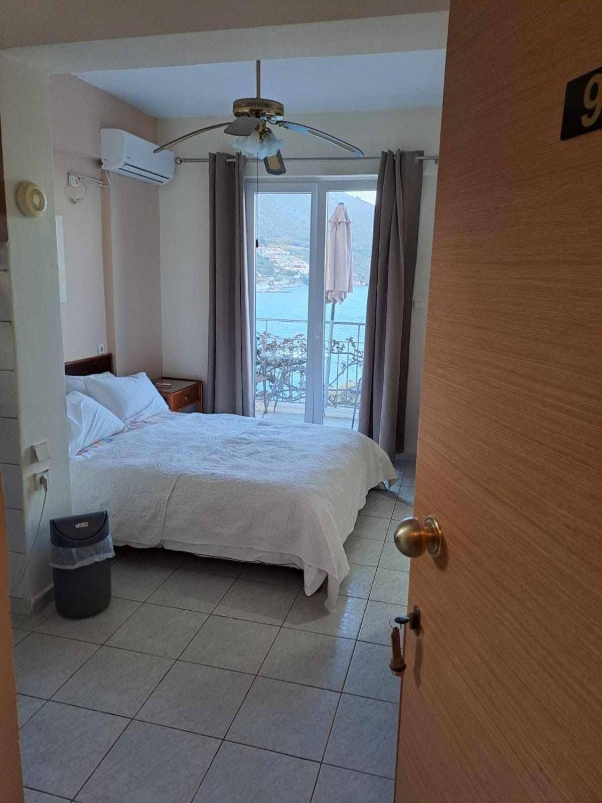 Ballas Apartments Agia Efimia Exterior photo